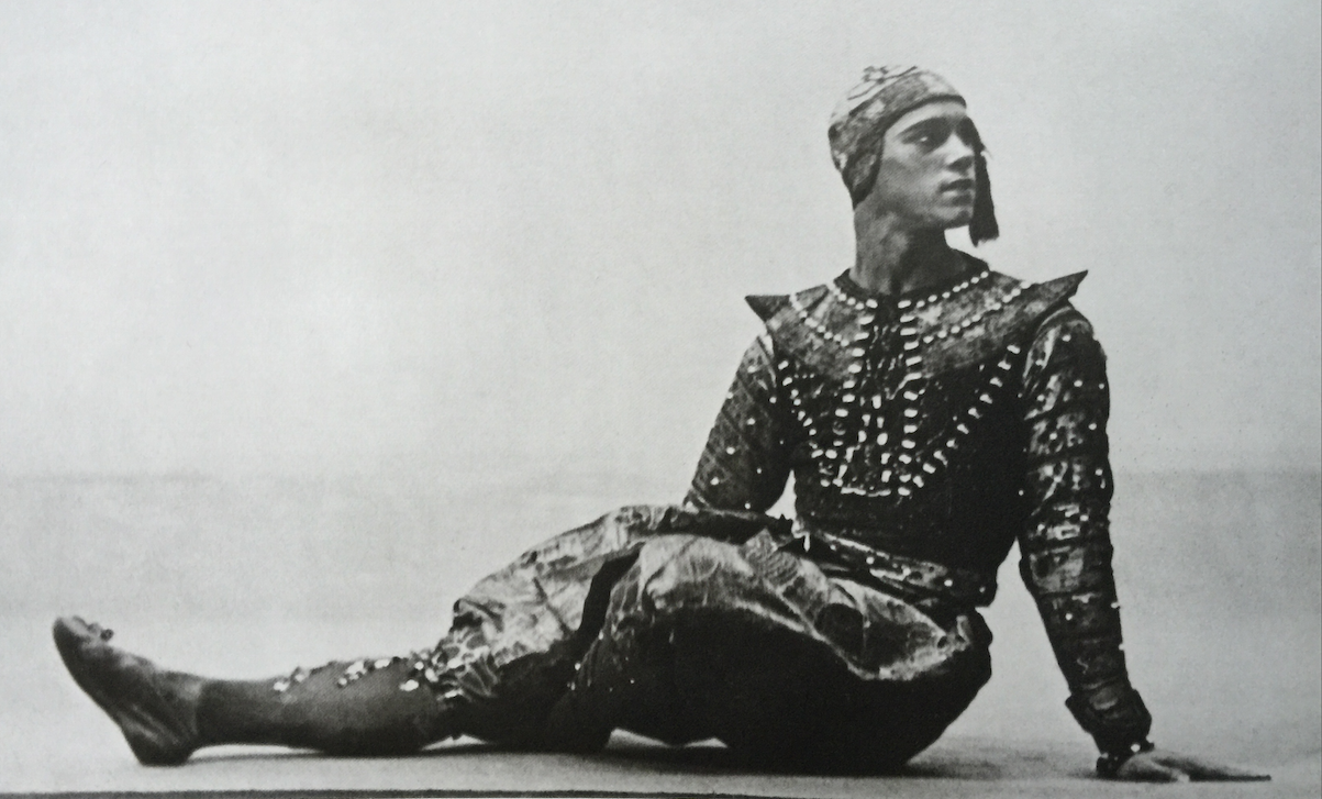 La "Danse Siamoise" de Vaslav Nijinsky del ballet Les Orientales.